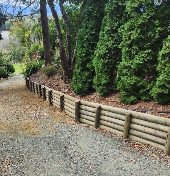 Retaining wall by Muffs Contracting